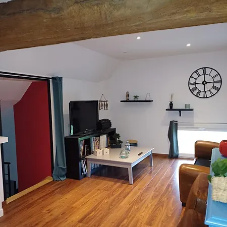 La Grange Des Roisnes Bed & Breakfast *