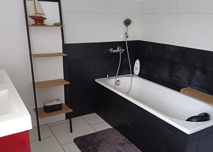 B&B La Grange Des Roisnes Longué