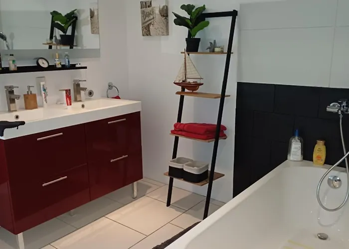 La Grange Des Roisnes 3* Longué